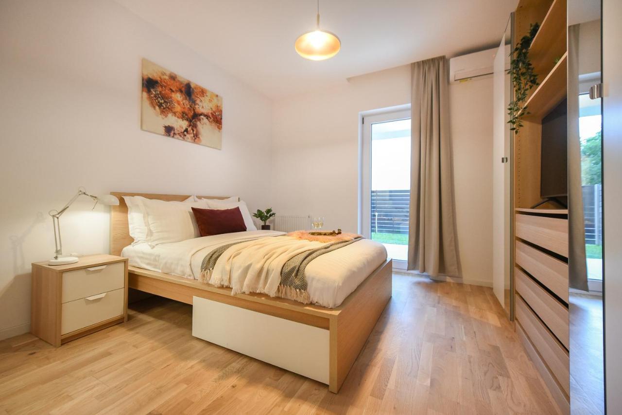 Vacation Feel - 2Br Apartment With Terrace & Private Parking In Baneasa Bucarest Exterior foto