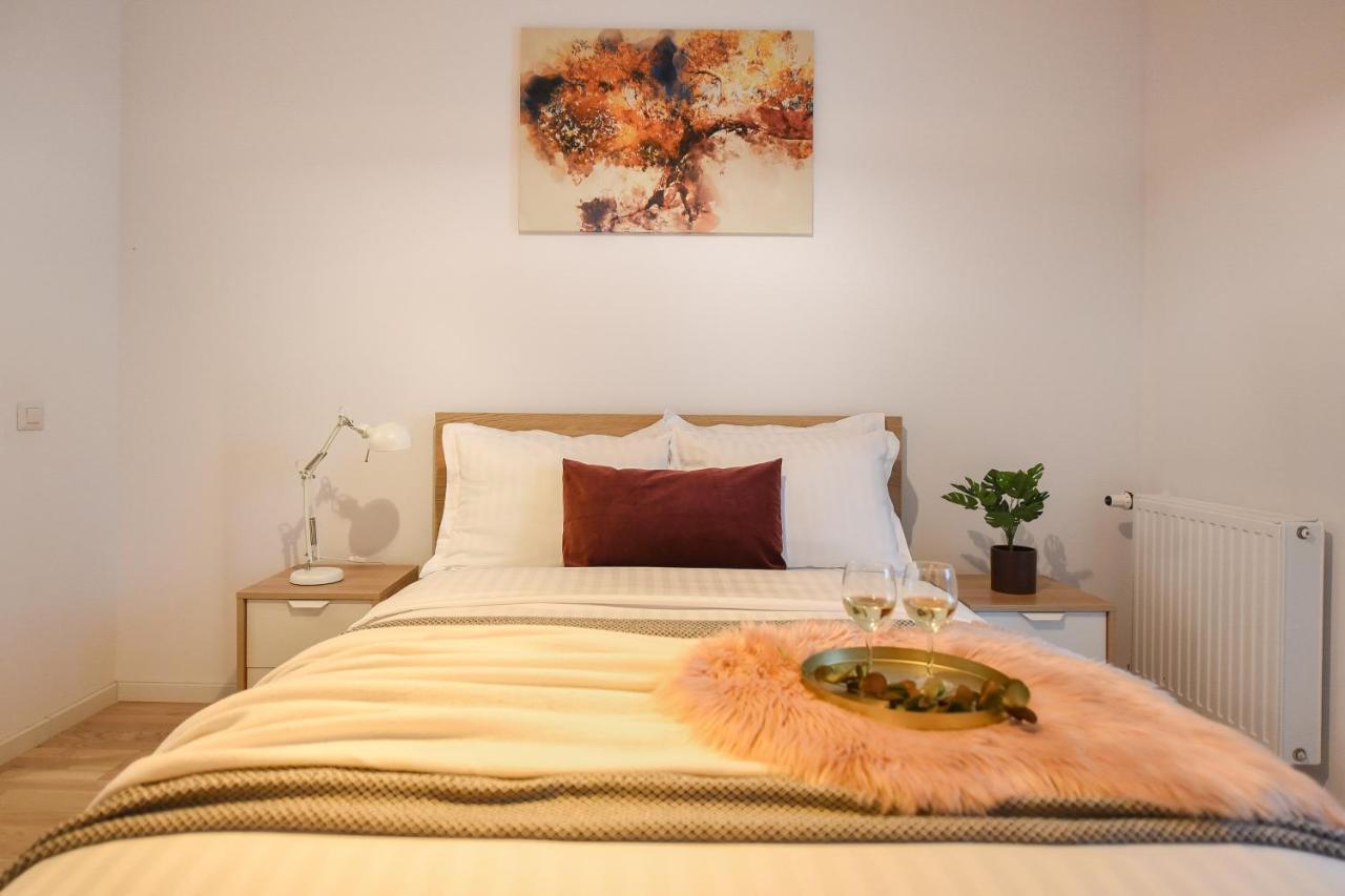 Vacation Feel - 2Br Apartment With Terrace & Private Parking In Baneasa Bucarest Exterior foto