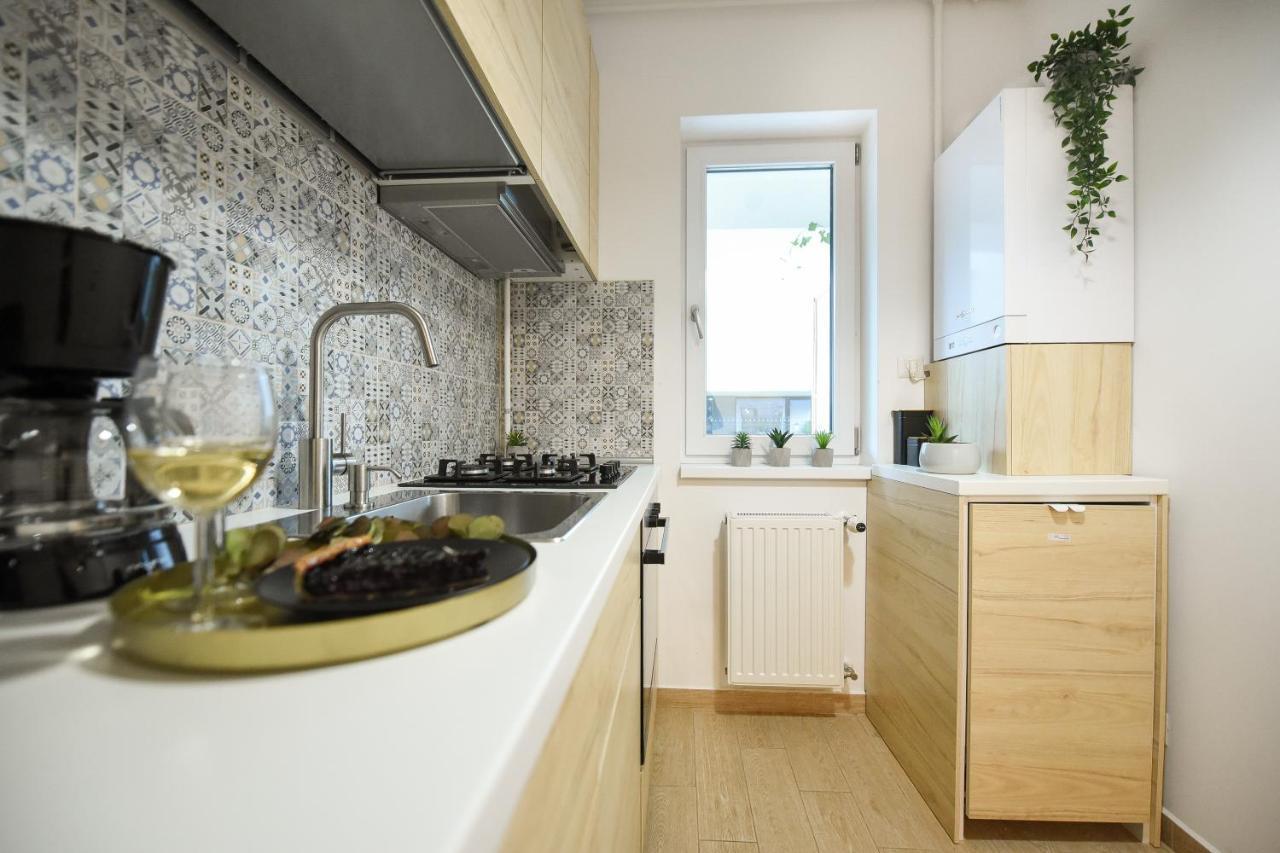 Vacation Feel - 2Br Apartment With Terrace & Private Parking In Baneasa Bucarest Exterior foto