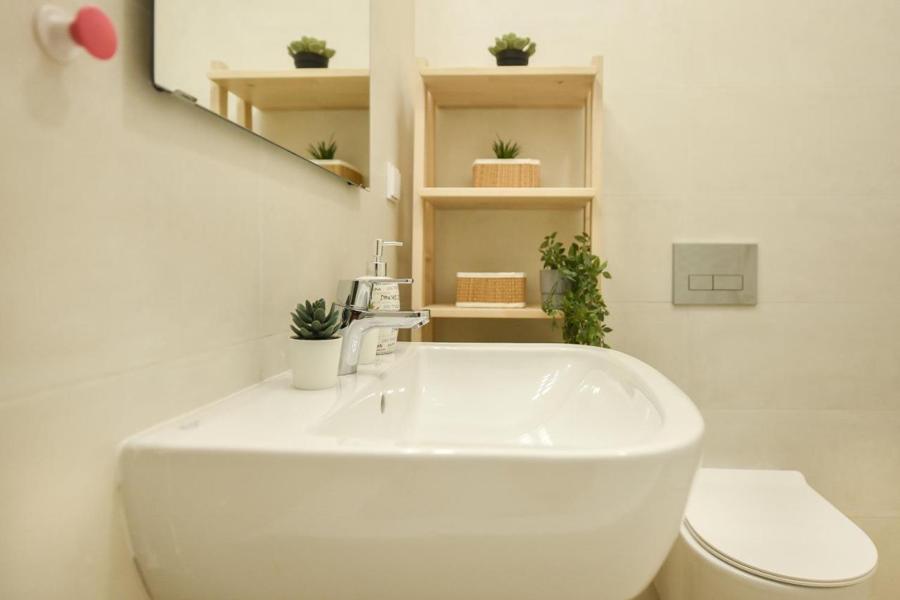 Vacation Feel - 2Br Apartment With Terrace & Private Parking In Baneasa Bucarest Exterior foto